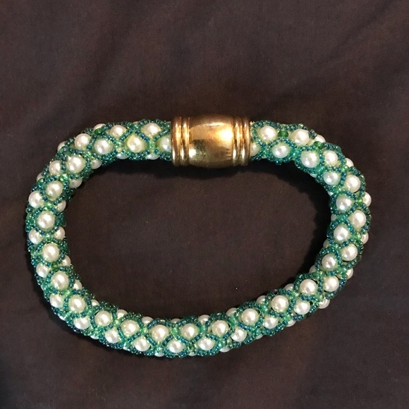 Gorgeous Handmade Bracelet - Picture 6 of 6